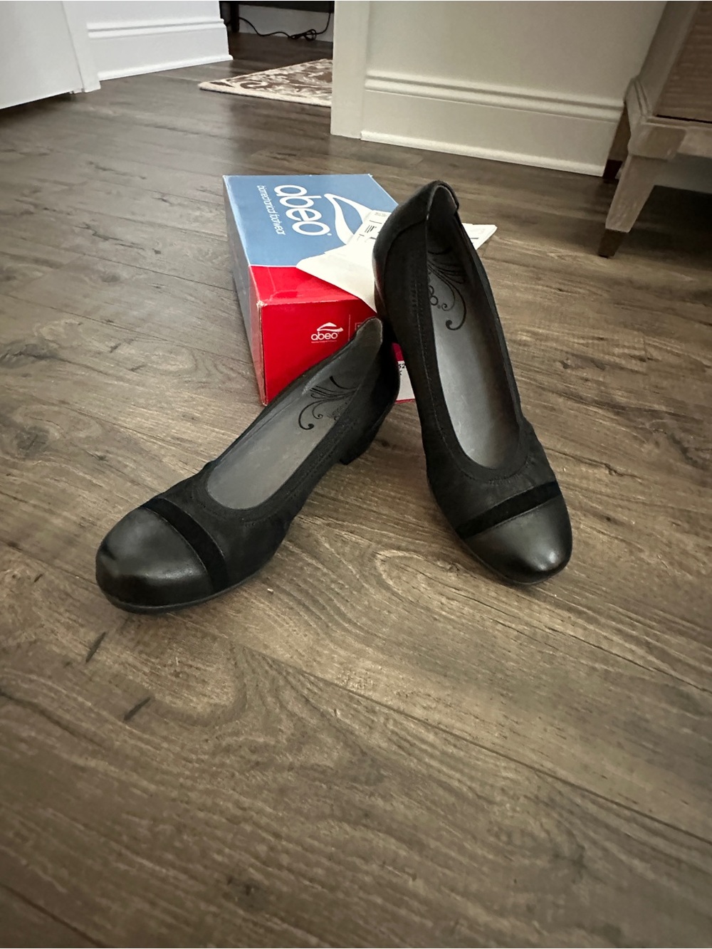 Abeo Black Leather Cap-Toe SIze 9 Shoe